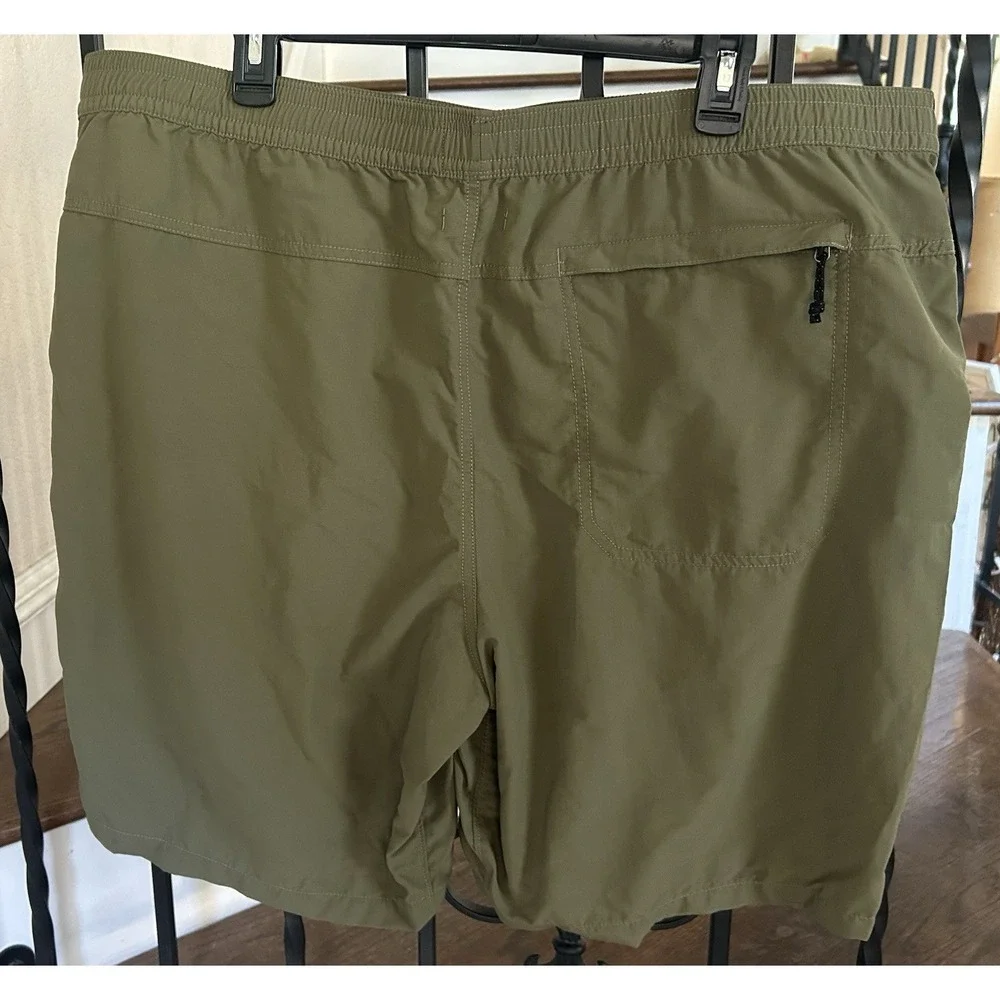 Men's Size XXL The North Face Shorts Beige Zip Pocket Elastic Waste